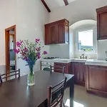 Hilltop Vidovici 아파트