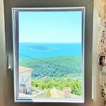 Hilltop Vidovici 아파트