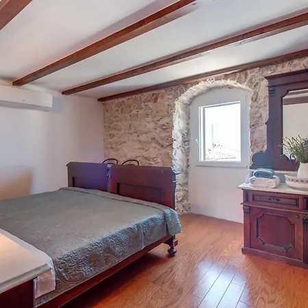 Apartamento Hilltop Vidovici